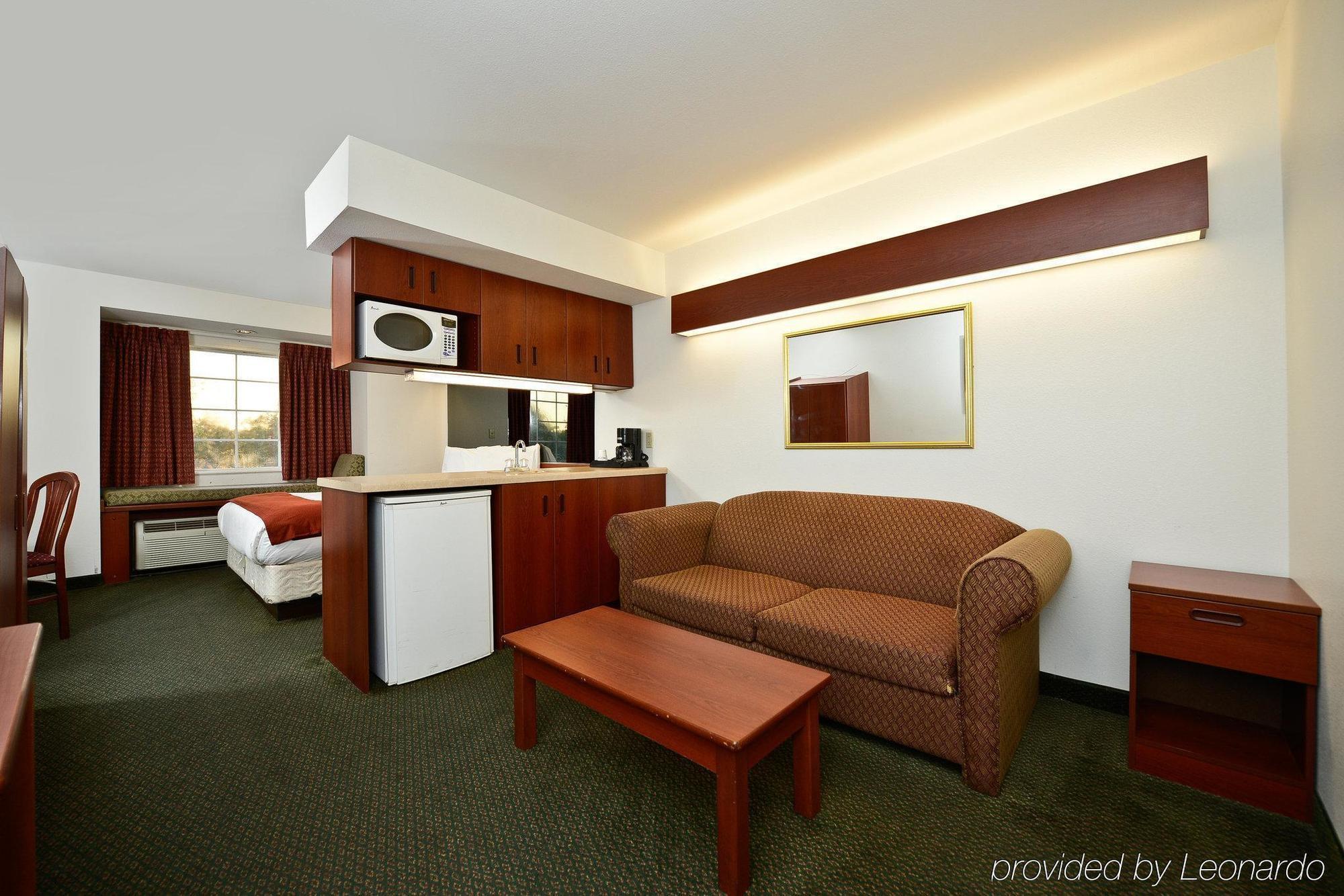 Americas Best Value Inn Lake Charles Interstate 210 Екстер'єр фото