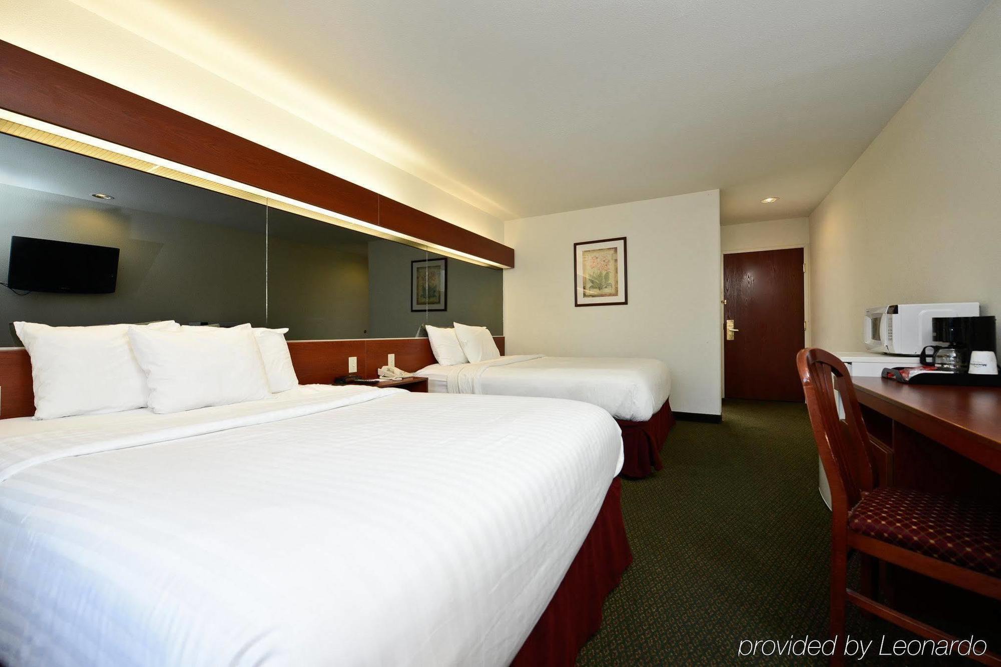 Americas Best Value Inn Lake Charles Interstate 210 Екстер'єр фото