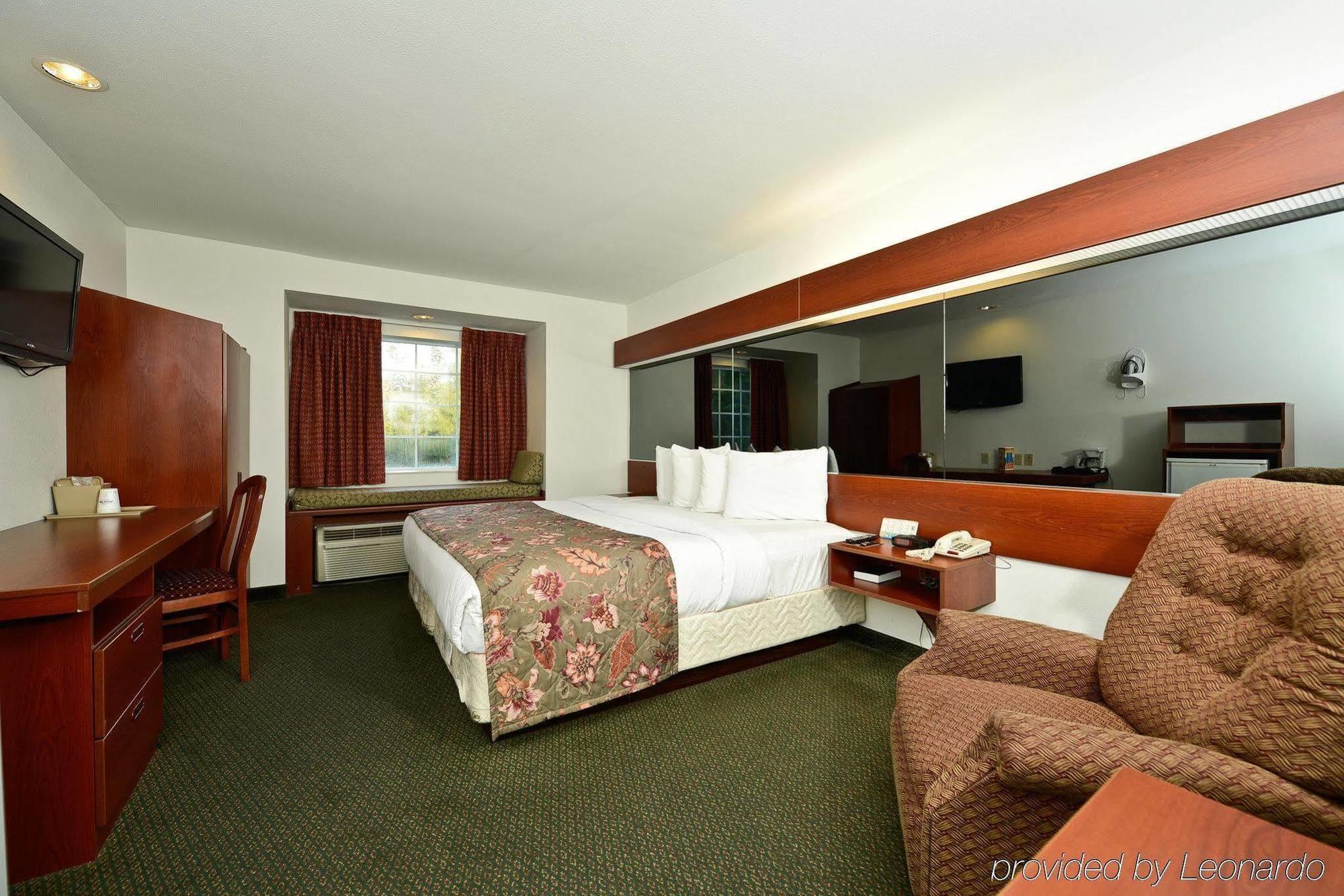 Americas Best Value Inn Lake Charles Interstate 210 Екстер'єр фото